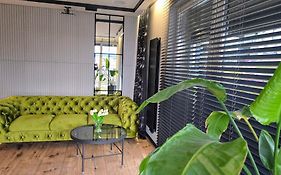 Apartament Dark Prestige NEW ! - dostęp 24h, PROJEKTOR , garaż podziemny , klimatyzacja , duży taras